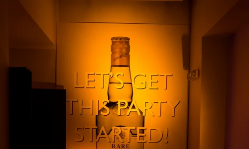 Călătorie în timp și dincolo de el cu #partyforhistory J&B! jpeg
