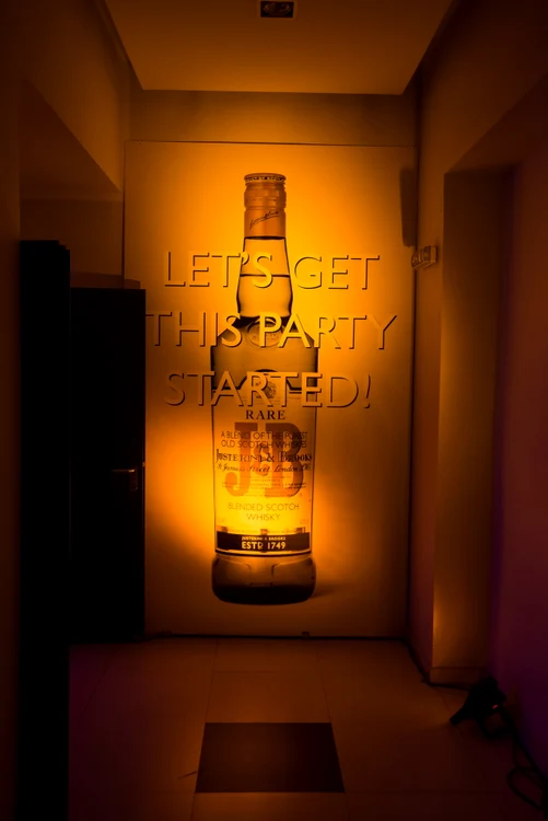 Călătorie în timp și dincolo de el cu #partyforhistory J&B! jpeg