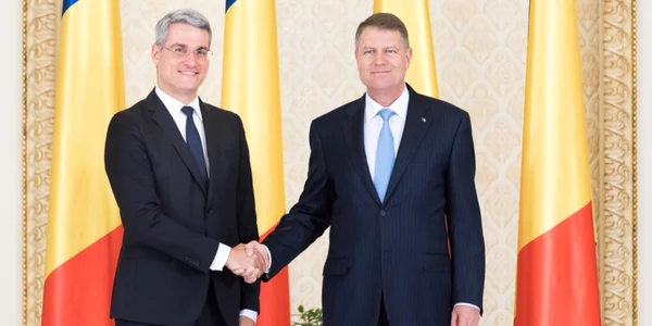 Dragos Paslaru si Klaus IOhannis FOTO Presidency.ro