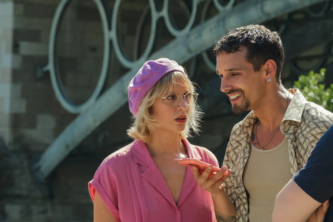 Bruce și Keila, unul dintre cuplurile cu "sangre caliente" ale serialului. FOTO: Netflix