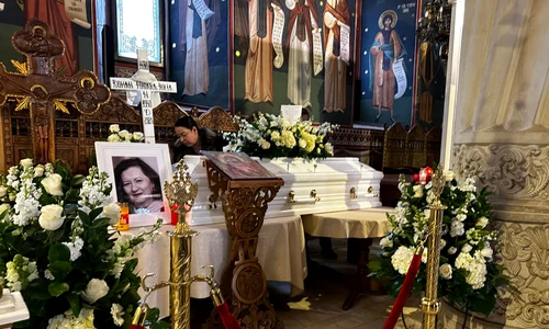Oana plânge la căpătâiul mamei sursa Click!