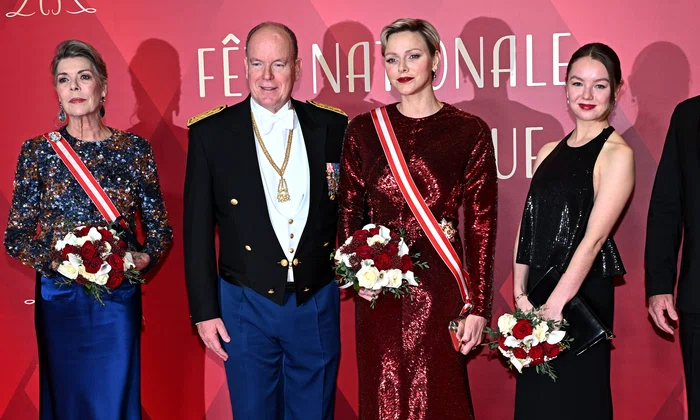 Printesa Alexandra, alaturi de Printesa Caroline de Hanovra, Printesa Charlene, Sean Wittstock si Printul Albert de Monaco la gala de Ziua Nationala   GettyImages 1802716238 (2) jpg
