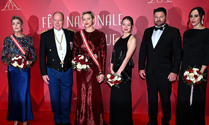Printesa Alexandra, alaturi de Printesa Caroline de Hanovra, Printesa Charlene, Sean Wittstock si Printul Albert de Monaco la gala de Ziua Nationala   GettyImages 1802716238 (2) jpg