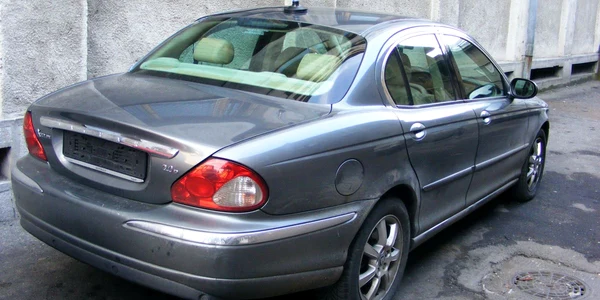 maşina confiscată