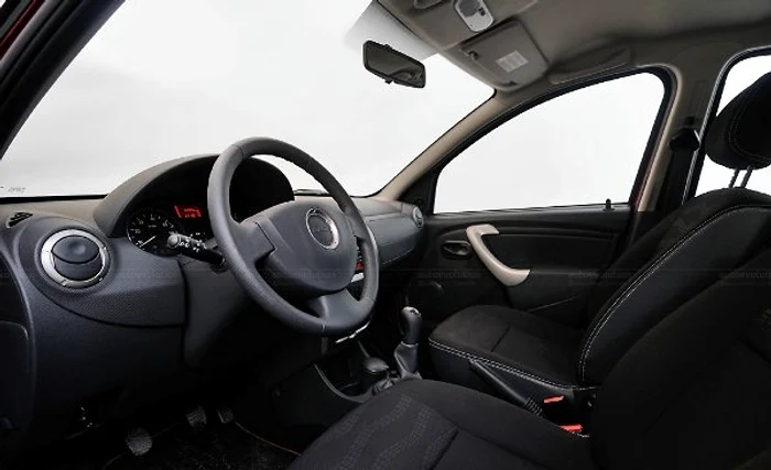 Dacia Sandero Stepway (Interior) FOTO: automotiveroom.com