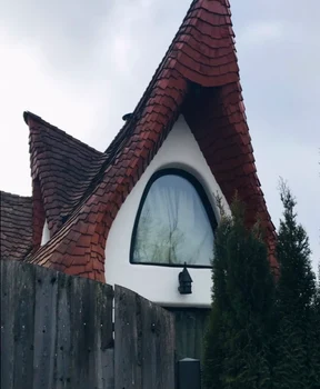Castelul de Lut de pe Valea Zânelor e închis foto: Alina Erimia