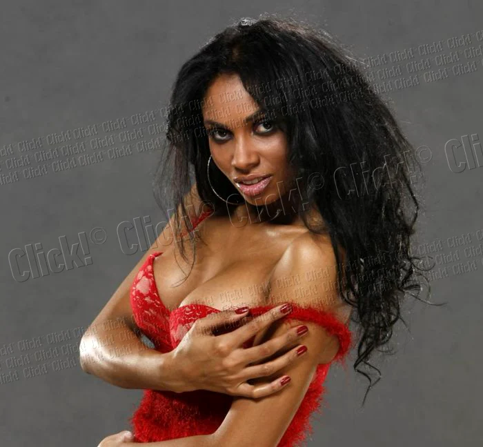 
    Laurette Atindehou scrie comentariul săptămânii pe Click.ro  