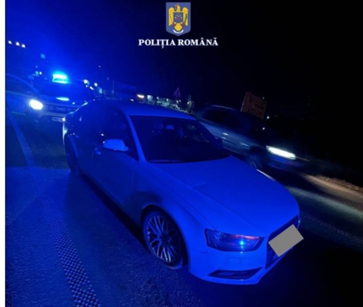 Un şofer de 21 de ani, fără permis, nu a putut fi oprit de poliţişti decât cu un dispozitiv spike