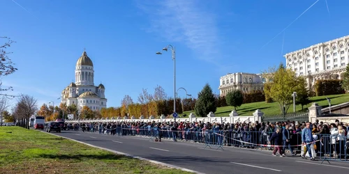 Coadă la Catedrală FOTO Basilica