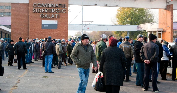 Combinatul Siderurgic de la Galaţi a fost privatizat în 2000 de Arcelor Mittal.