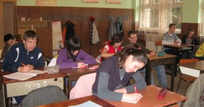 Târgu-Mureş: Burse pentru şcolarizare gratis