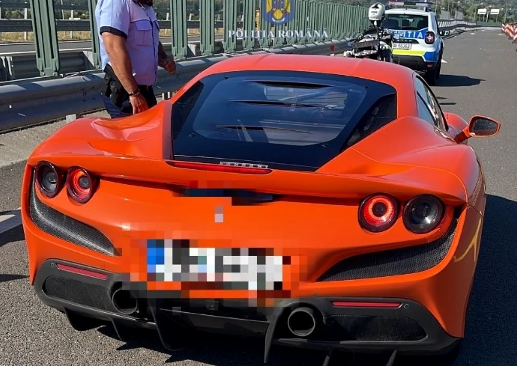 Şoferul unui Ferrari a fost prins de Poliţie cu 230 km/h pe autostrada A1 FOTO Poliţia Română