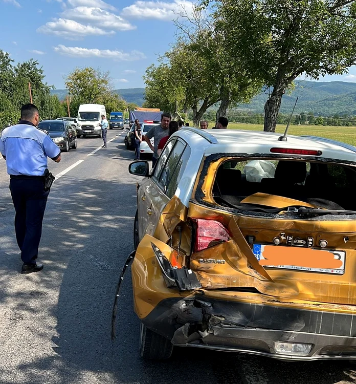 Patru mașini au fost implicate în accident. SURSA Poliția Buzău