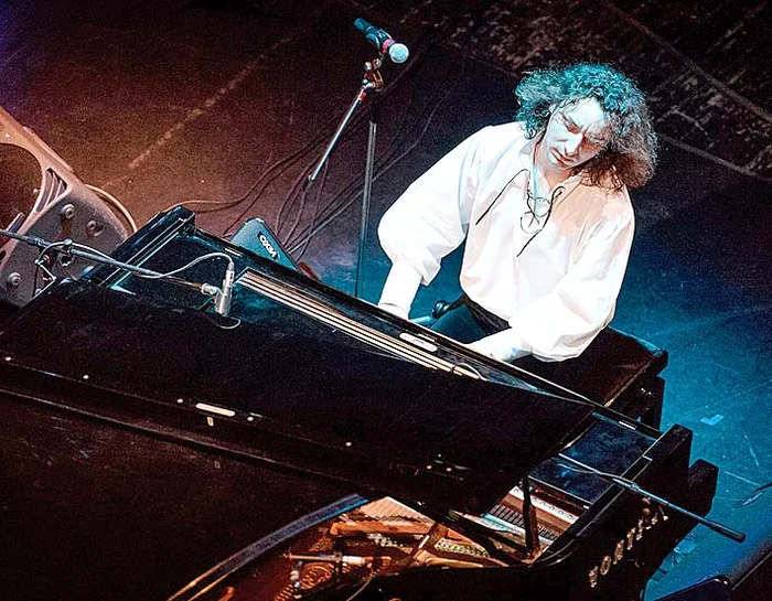 Bogdan locuiește acum în Las Vegas și susține concerte în toată lumea