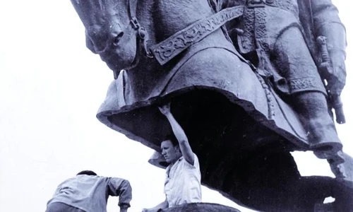 Lupta statuilor la Cluj: Mihai Viteazul vs Matei Corvin FOTO jpeg