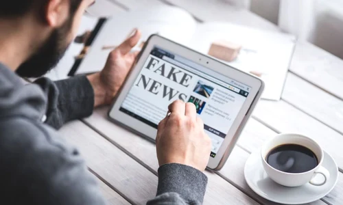 Dezbatere Historia: Fake news, de la Războiul Rece la războiul hibrid | VIDEO jpeg