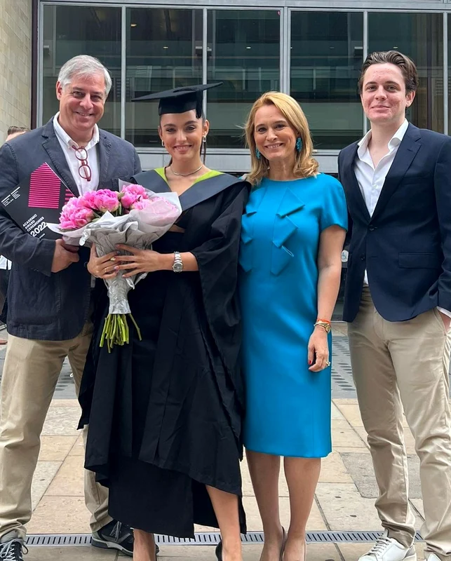 Alexia Eram alaturi de familia sa