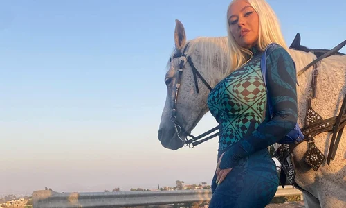 christina aguilera cu calul jpeg