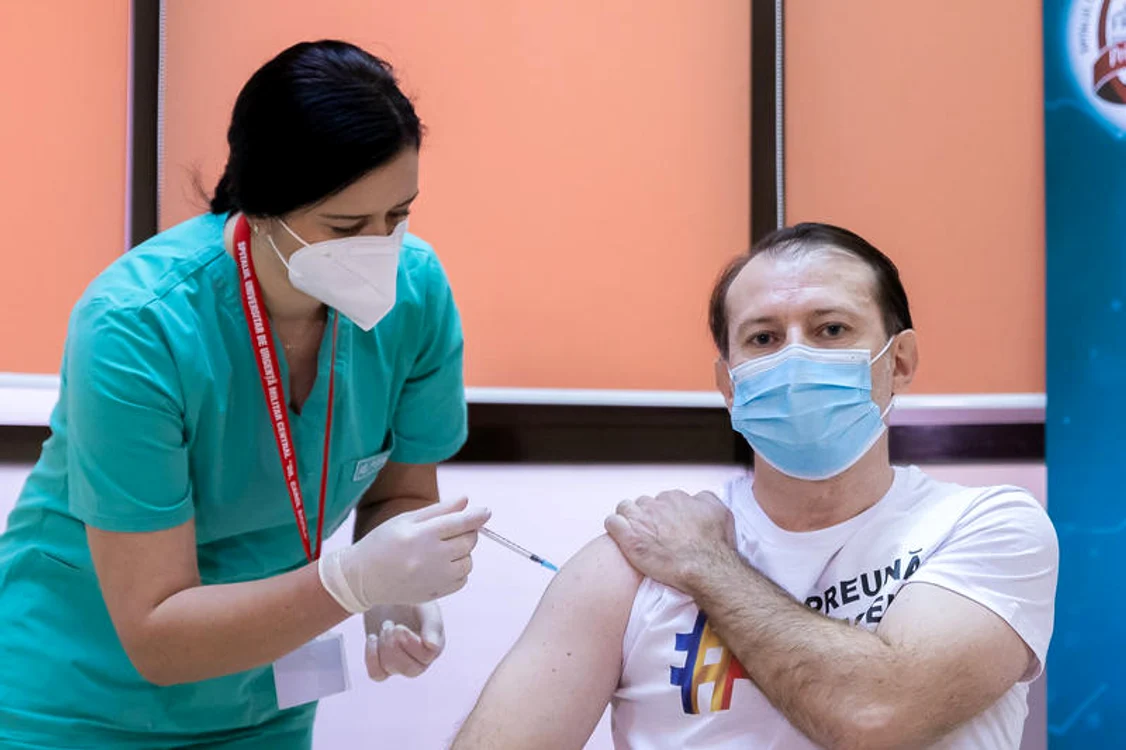
    Florin Cîţu s-a vaccinat la începutul campaniei  