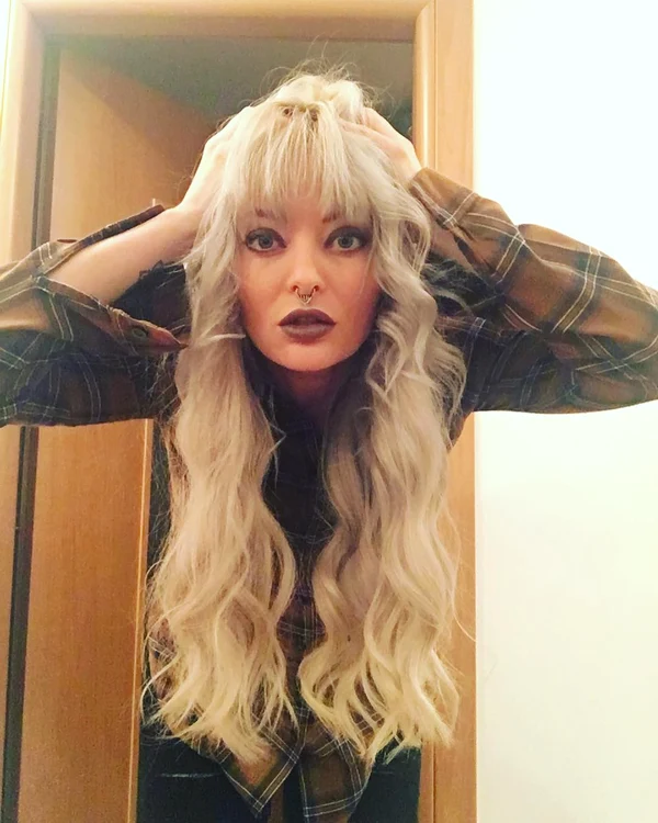 Delia e din nou blondă