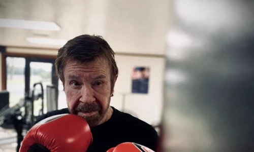 chuck norris deschidere jpg