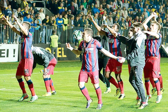 Pancu, ultimul  supravieţuitor al  Rapidului din zilele lui  de glorie, încheie în  lacrimi actualul sezon (FOTOGRAFII: Răzvan Păsărică)