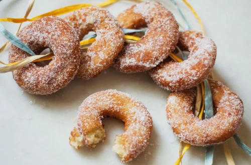 Gogosi pufoase bombolini Reteta toscana jpeg