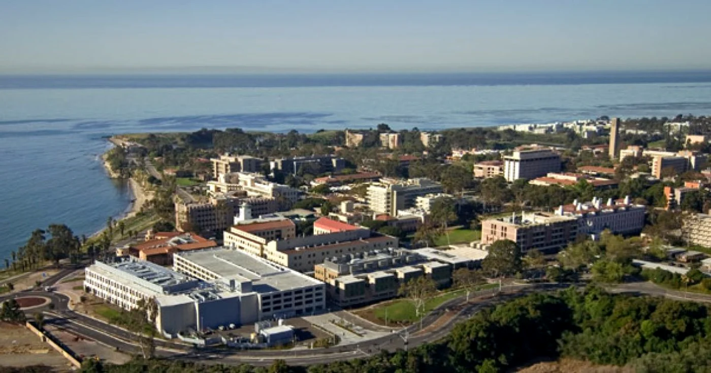 Unul dintre campusurile Universităţii UC Santa Barbara FOTO my.sa.ucsb.edu/