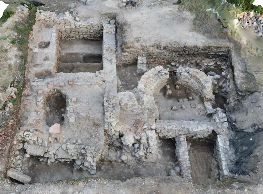 Săpături arheologice la Domus Procuratoris de la Ulpia Traiana Sarmizegetusa (foto: Muzeul Național de Istorie a Transilvaniei)