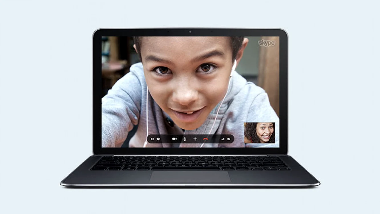 Tienrii au discutat pe Skype în cadrul Bibliotecii