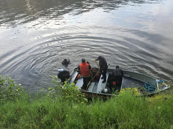 slobozia cautari pentru salvarea celor 2 persoane foto isu ialomita