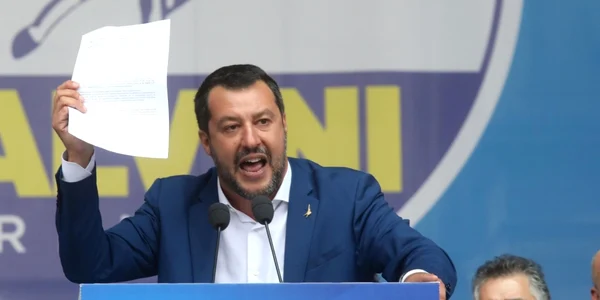 Matteo Salvini luand cuvantul la un mitingla Milano inainte de alegerile europene FOTO EPA-EFE
