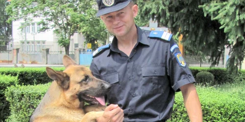 După vârsta de doi ani, Aris va începe şi antrenamentele de dresaj pentru pază