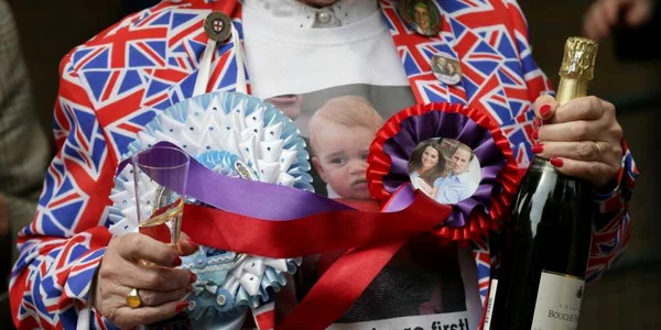Bucurie in marea britanie dupa nasterea printesei FOTO AP