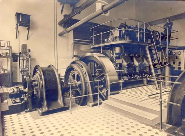 Centrala electrică a Fabricii de hârtie şi mucava Piatra Neamţ, în perioada interbelică (© iMAGO Romaniae)