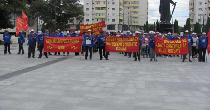 Poştaşii promit să iasă în stradă şi la Vaslui FOTO:adevarul