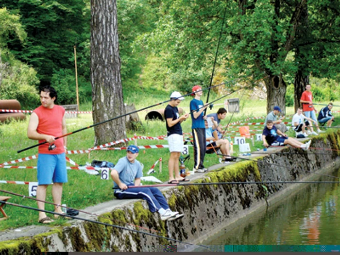 Resita: ORASUL PE SCURT/Studenţii au pescuit