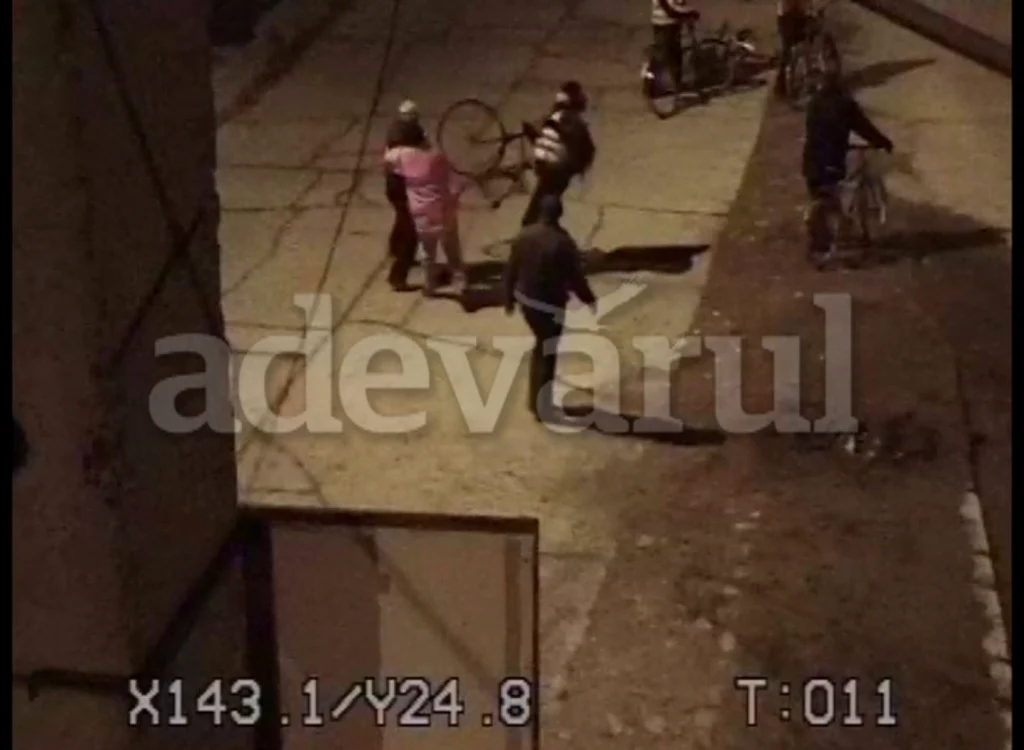 Bătaia a fost surprinsă de camerele de supraveghere din Bariera Brăilei
