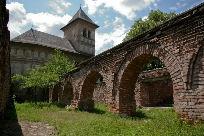 Mănăstirea Strehaia FOTO wikipedia.org