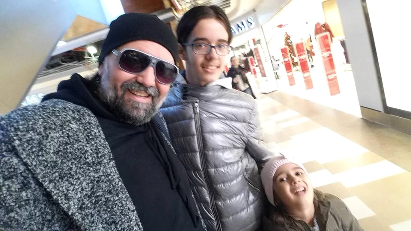 Daniel Iordăchioaie se mândrește cu cei doi copii ai săi
