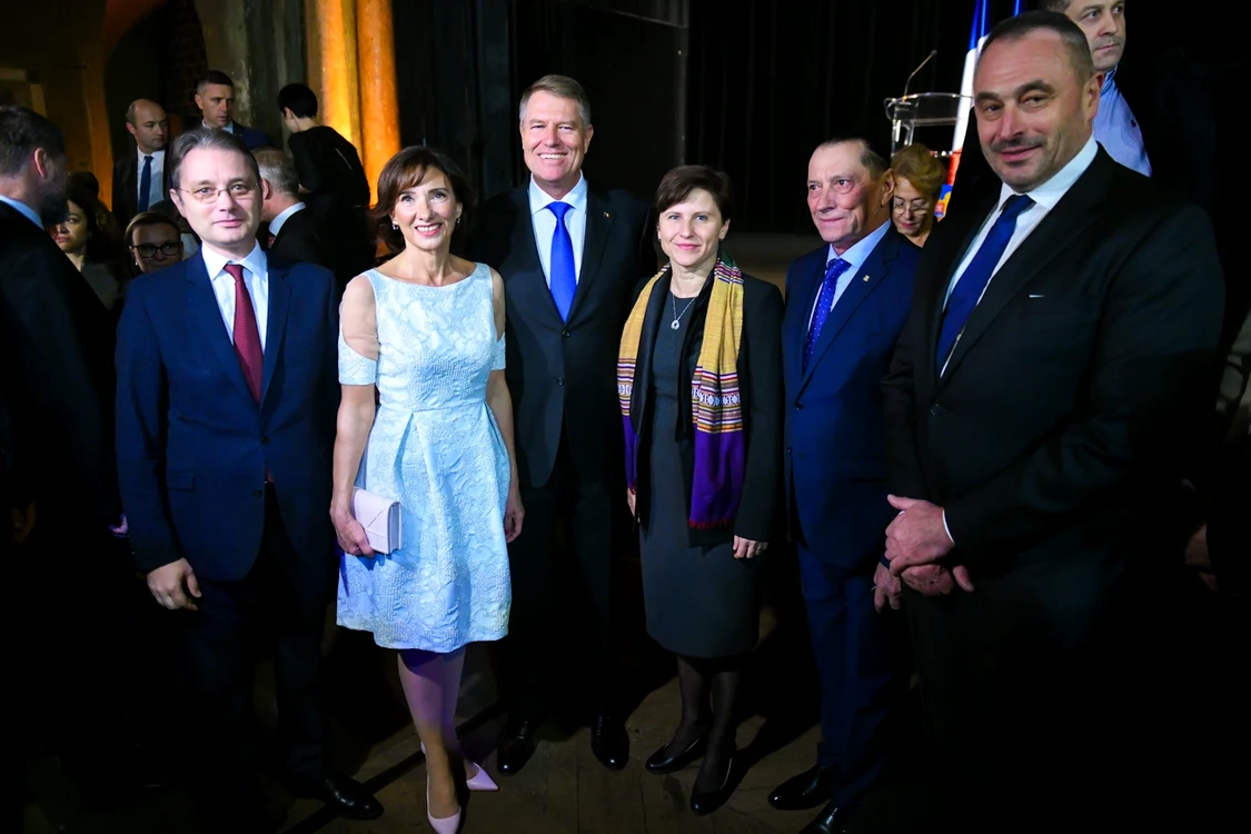 Carmen Iohannis a purtat o ținută nepotrivită pentru anotimpul rece
