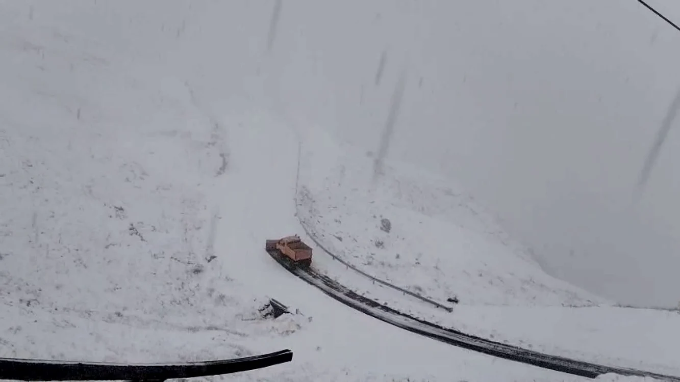 Transfăgărășan ninsoare