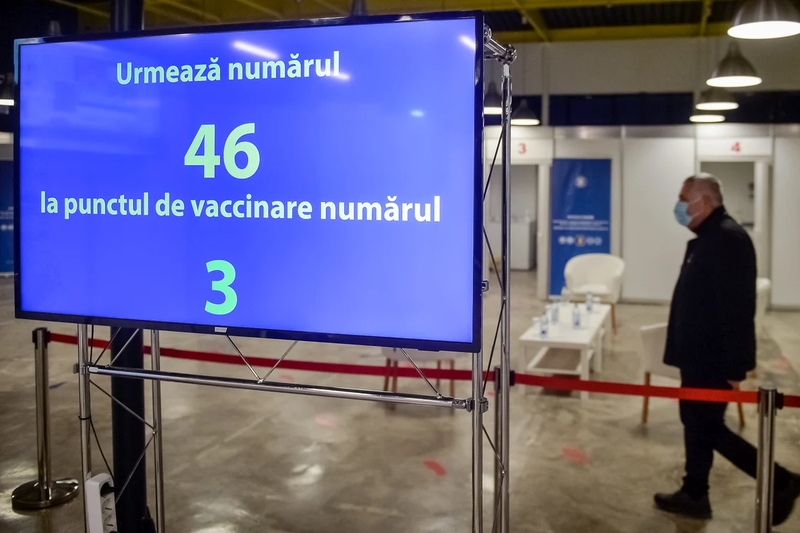 
    Centrul de vaccinare împotriva Covid-19, amenajat la RomexpoFotografii: Mediafax  