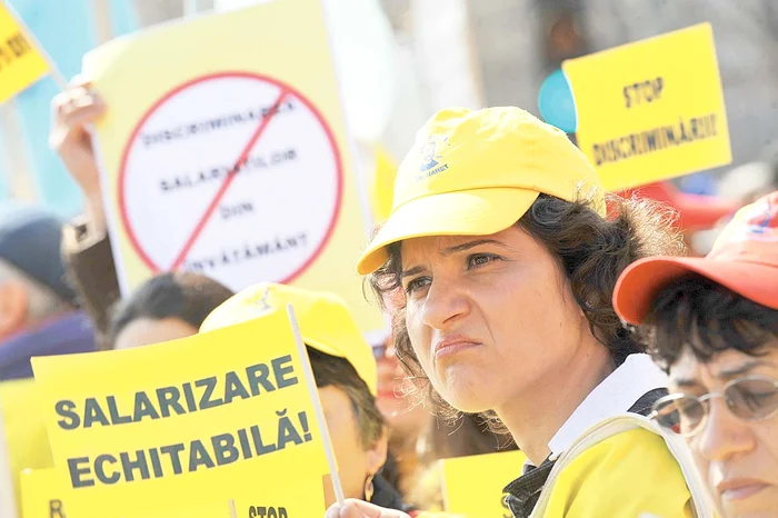 Profesorii ameninţă cu greva jpeg