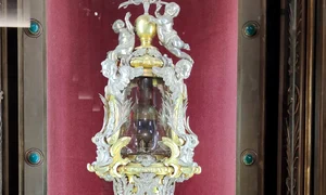 Fiola cu sângele Sfântului Laurențiu jpg