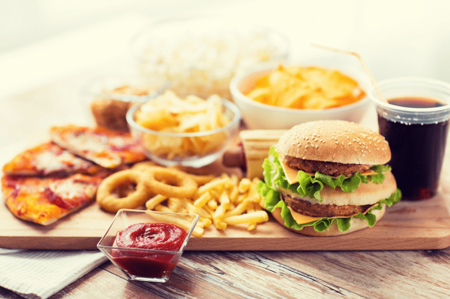 ANPC a amendat lanţurile de fast-food McDonalds şi KFC din Capitală cu 15.000 lei. Neregulile găsite
