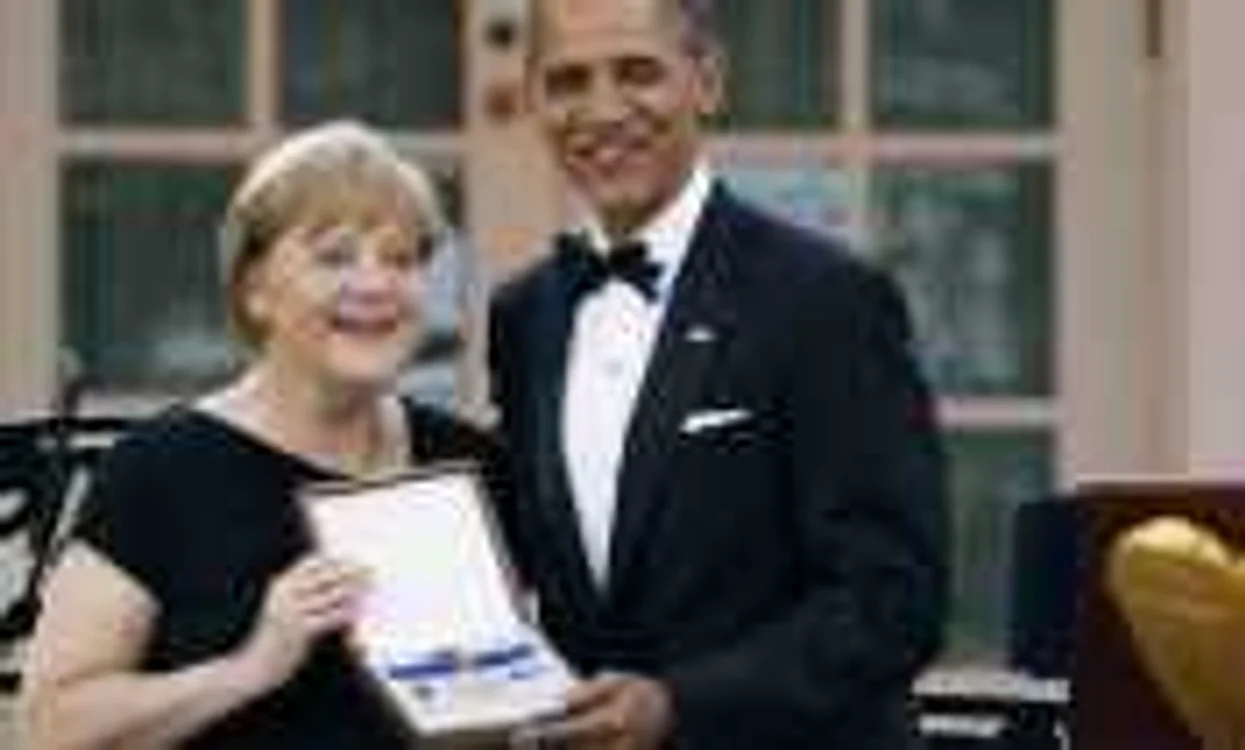 Angela Merkel este cea de-a doua personalitate germană ce primeşte distincţia „Medal of Freedom” după cancelarul Helmuth Kohl. 