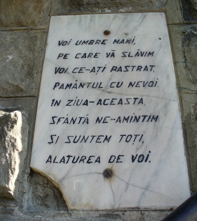 Monumentul eroilor din Valea Lunga 2 jpg jpeg