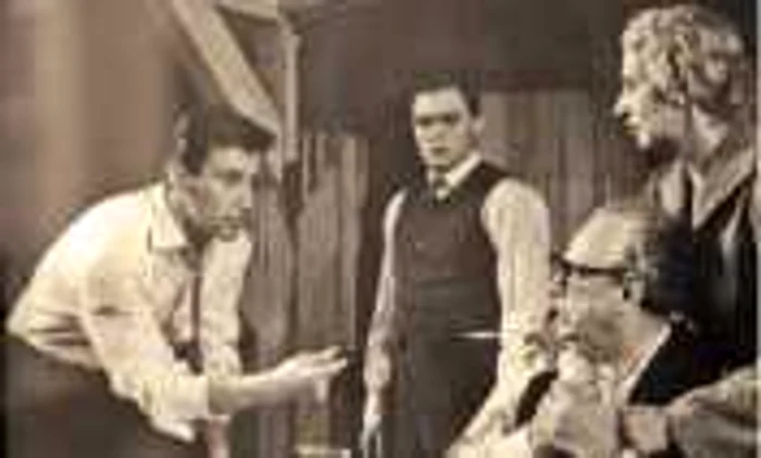 1960. Victor Rebengiuc, Mircea Albulescu, Jules Cazaban şi Clody Bertola, la prima reprezentaţie a piesei „Moartea unui comis voiajor“