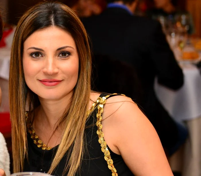 
    Ioana Ginghină arată impecabil la 20 de ani de la terminarea liceuluifoto: arhiva personală  